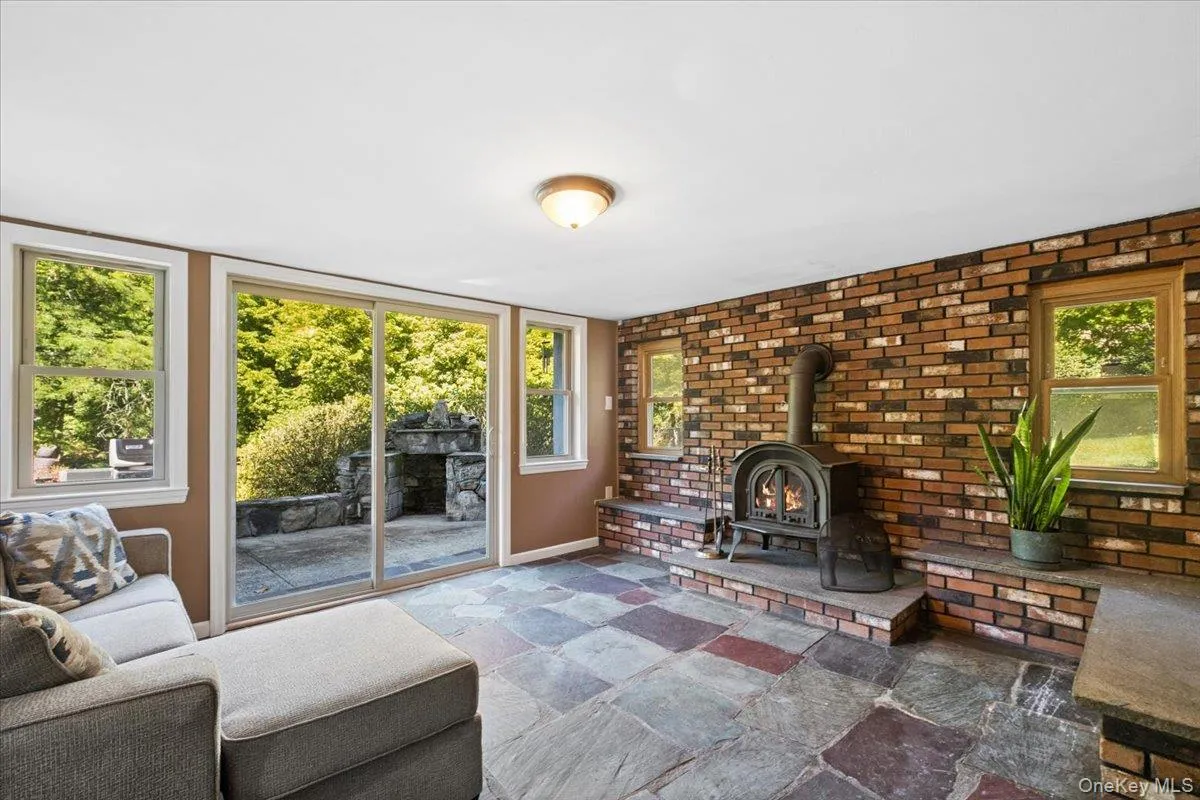 291 Peekskill Hollow Road, Putnam Valley, NY, 4 Bedrooms Bedrooms, 8 Rooms Rooms,3 BathroomsBathrooms,Residential,For Rent,Peekskill Hollow,0,1050310 291 Peekskill Hollow Road, Putnam Valley, NY, 4 Bedrooms Bedrooms, 8 Rooms Rooms,3 BathroomsBathrooms,Residential,For Rent,Peekskill Hollow,0,1050310