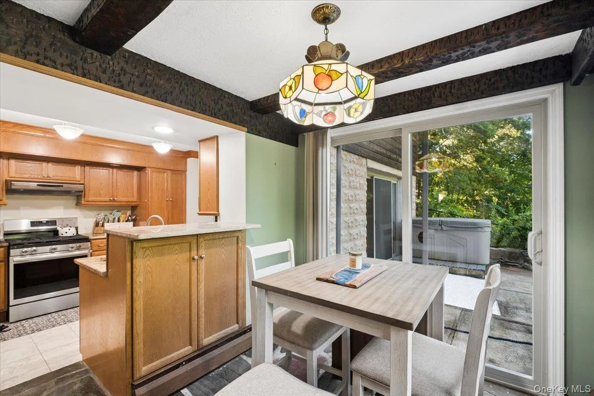 291 Peekskill Hollow Road, Putnam Valley, NY, 4 Bedrooms Bedrooms, 8 Rooms Rooms,3 BathroomsBathrooms,Residential,For Rent,Peekskill Hollow,0,1050310 291 Peekskill Hollow Road, Putnam Valley, NY, 4 Bedrooms Bedrooms, 8 Rooms Rooms,3 BathroomsBathrooms,Residential,For Rent,Peekskill Hollow,0,1050310