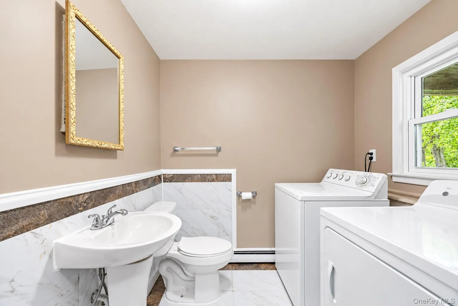 59 Martin Drive, Wappinger, NY, 3 Bedrooms Bedrooms, 10 Rooms Rooms,1 BathroomBathrooms,Residential,For Rent,Martin,0,1050312 59 Martin Drive, Wappinger, NY, 3 Bedrooms Bedrooms, 10 Rooms Rooms,1 BathroomBathrooms,Residential,For Rent,Martin,0,1050312
