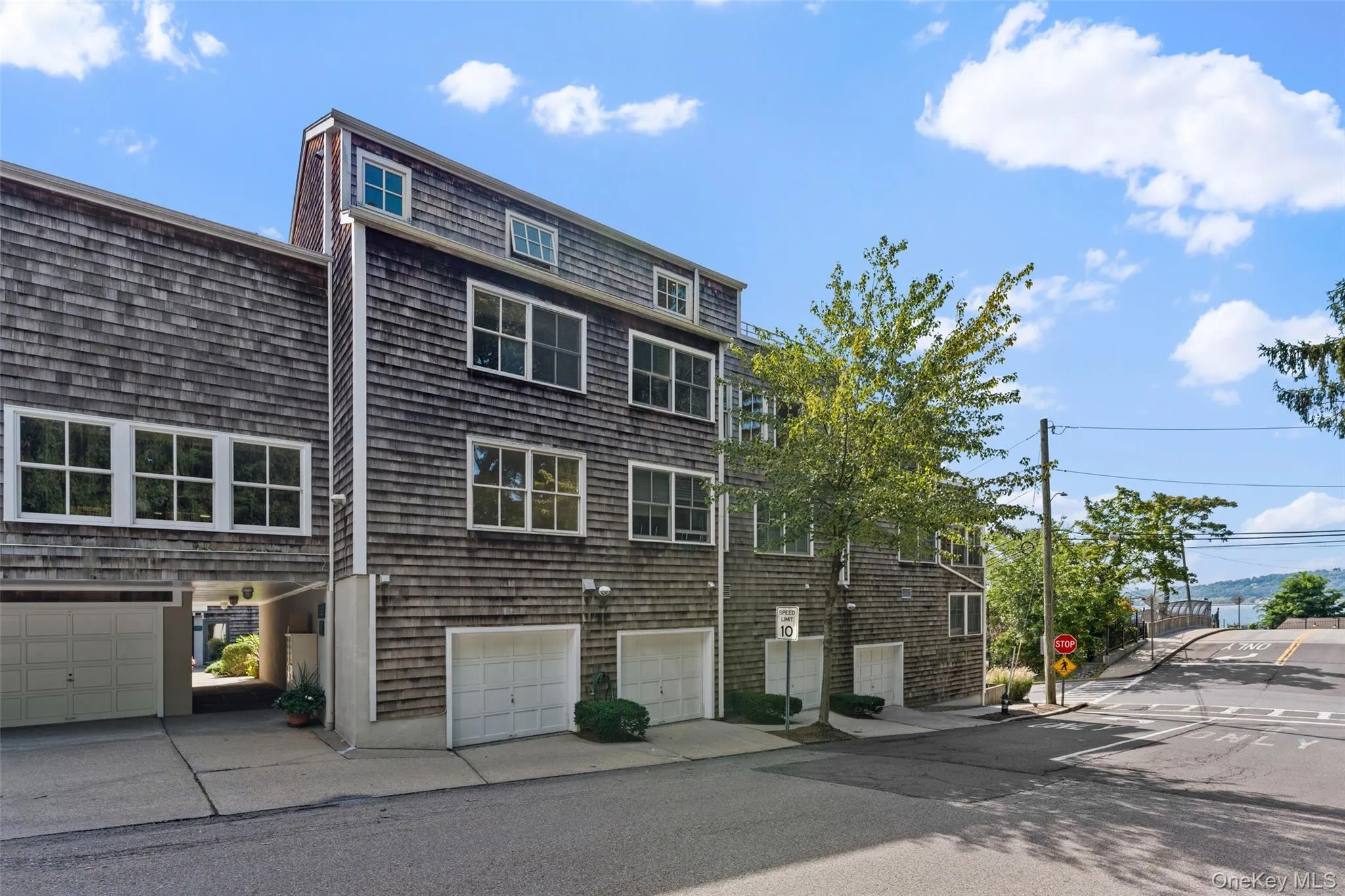 27 Buckhout Street, Greenburgh, NY, 3 Bedrooms Bedrooms, 7 Rooms Rooms,3 BathroomsBathrooms,Residential,For Rent,Buckhout,0,1050317 27 Buckhout Street, Greenburgh, NY, 3 Bedrooms Bedrooms, 7 Rooms Rooms,3 BathroomsBathrooms,Residential,For Rent,Buckhout,0,1050317