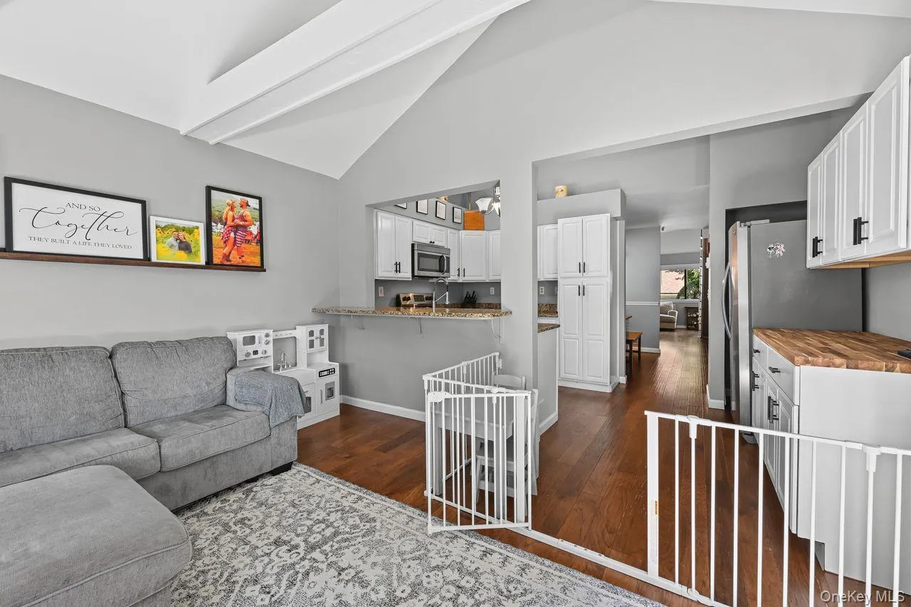 26 Oakridge Drive, Lewisboro, NY, 2 Bedrooms Bedrooms, 7 Rooms Rooms,1 BathroomBathrooms,Residential,For Rent,Oakridge,0,1050318 26 Oakridge Drive, Lewisboro, NY, 2 Bedrooms Bedrooms, 7 Rooms Rooms,1 BathroomBathrooms,Residential,For Rent,Oakridge,0,1050318
