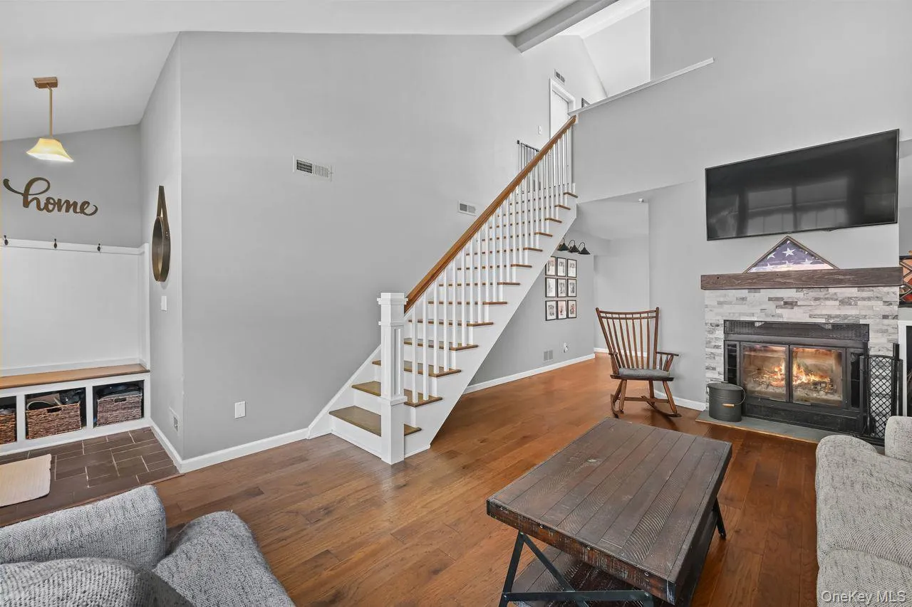 26 Oakridge Drive, Lewisboro, NY, 2 Bedrooms Bedrooms, 7 Rooms Rooms,1 BathroomBathrooms,Residential,For Rent,Oakridge,0,1050318 26 Oakridge Drive, Lewisboro, NY, 2 Bedrooms Bedrooms, 7 Rooms Rooms,1 BathroomBathrooms,Residential,For Rent,Oakridge,0,1050318