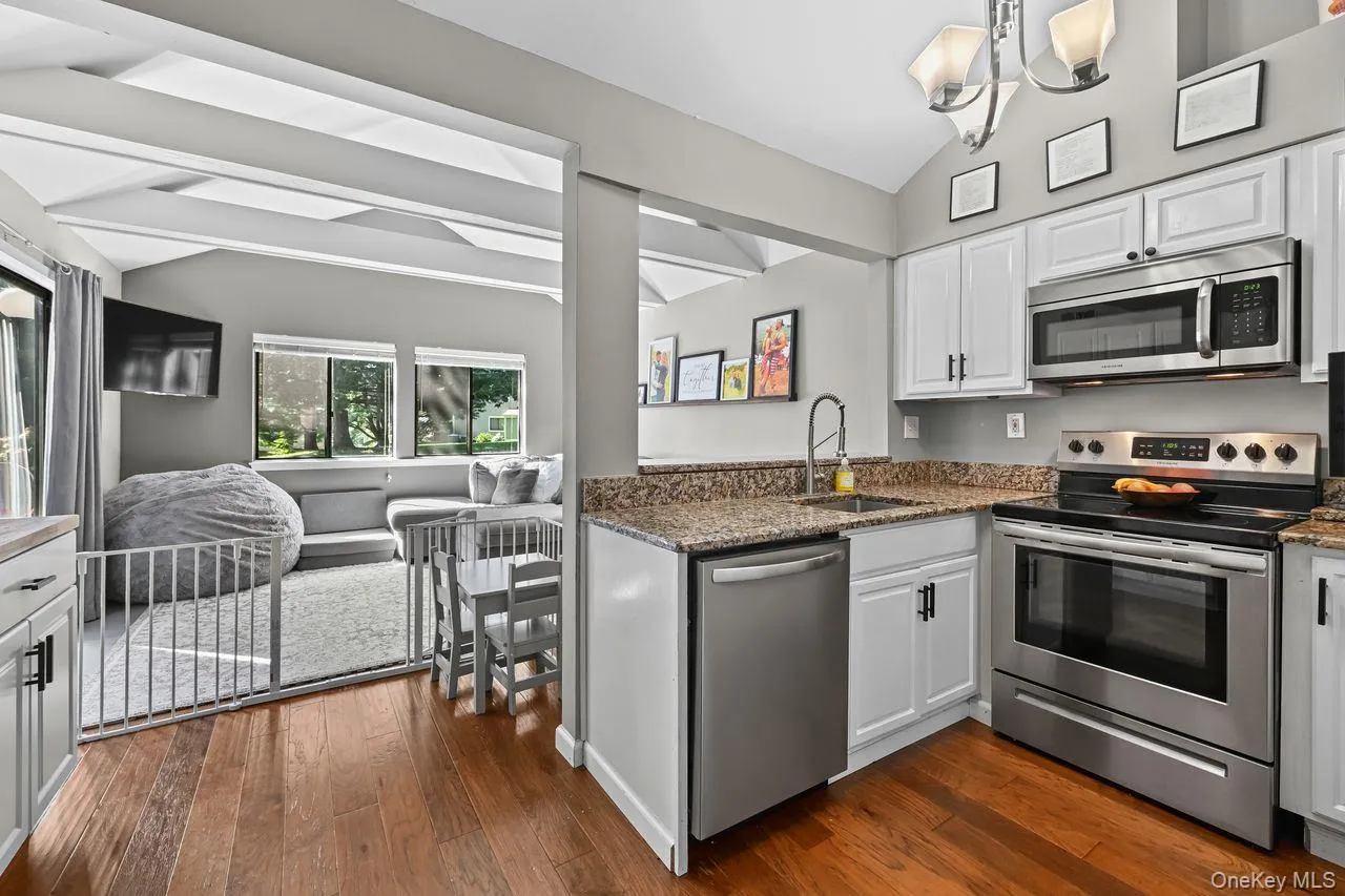 26 Oakridge Drive, Lewisboro, NY, 2 Bedrooms Bedrooms, 7 Rooms Rooms,1 BathroomBathrooms,Residential,For Rent,Oakridge,0,1050318 26 Oakridge Drive, Lewisboro, NY, 2 Bedrooms Bedrooms, 7 Rooms Rooms,1 BathroomBathrooms,Residential,For Rent,Oakridge,0,1050318