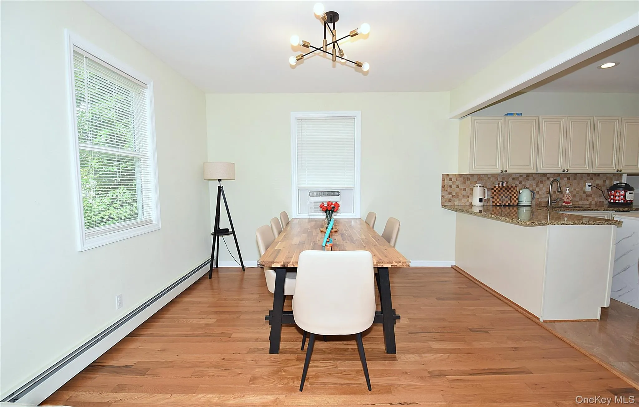 17 Maple Avenue, Brookhaven, NY, 3 Bedrooms Bedrooms, 7 Rooms Rooms,2 BathroomsBathrooms,Residential,For Rent,Maple,0,1050320 17 Maple Avenue, Brookhaven, NY, 3 Bedrooms Bedrooms, 7 Rooms Rooms,2 BathroomsBathrooms,Residential,For Rent,Maple,0,1050320