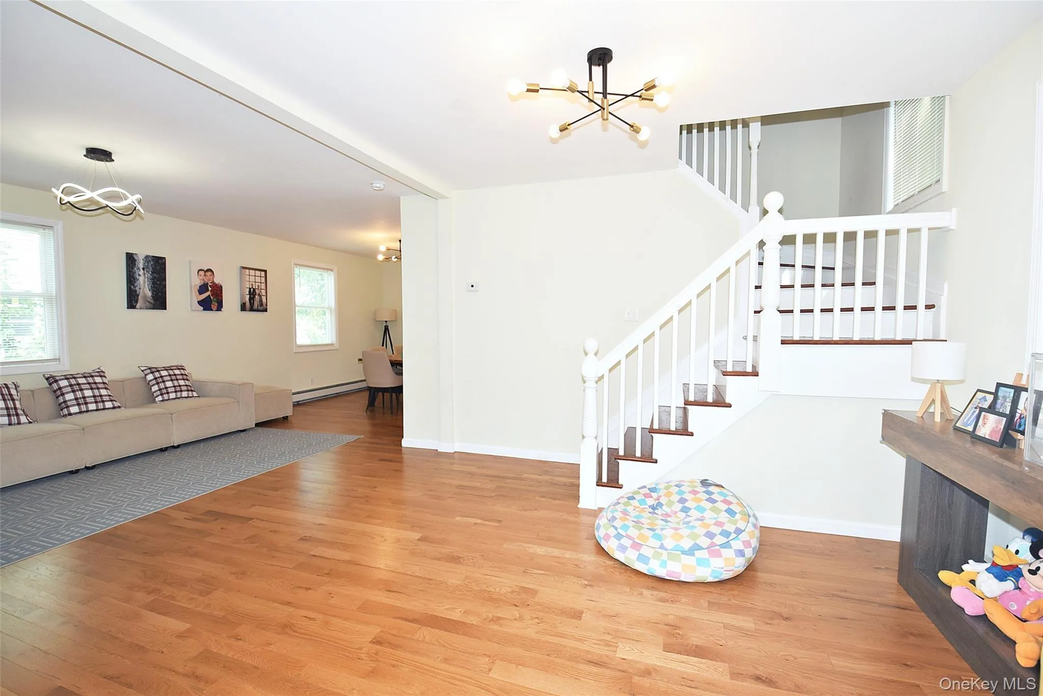 17 Maple Avenue, Brookhaven, NY, 3 Bedrooms Bedrooms, 7 Rooms Rooms,2 BathroomsBathrooms,Residential,For Rent,Maple,0,1050320 17 Maple Avenue, Brookhaven, NY, 3 Bedrooms Bedrooms, 7 Rooms Rooms,2 BathroomsBathrooms,Residential,For Rent,Maple,0,1050320