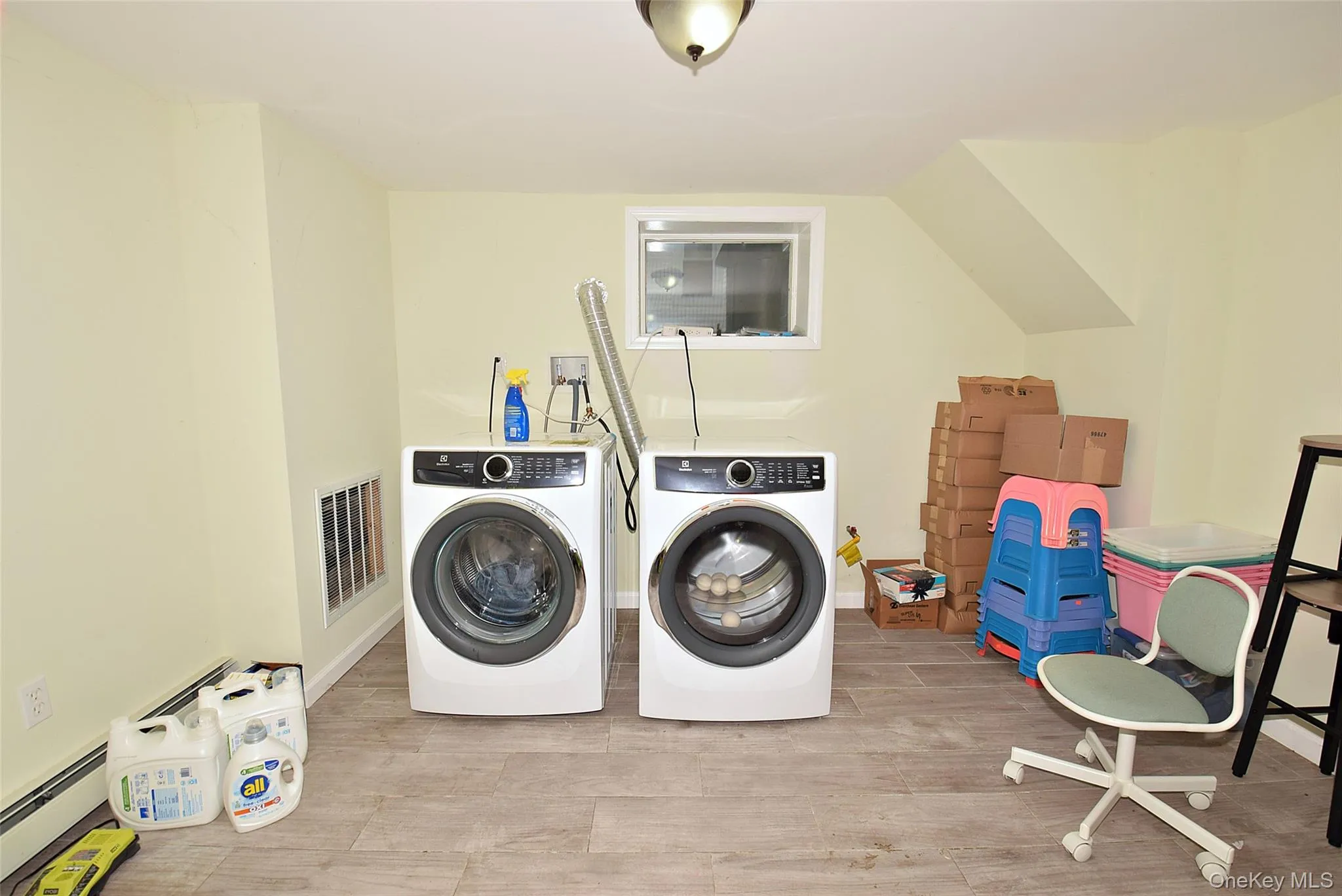 17 Maple Avenue, Brookhaven, NY, 3 Bedrooms Bedrooms, 7 Rooms Rooms,2 BathroomsBathrooms,Residential,For Rent,Maple,0,1050320 17 Maple Avenue, Brookhaven, NY, 3 Bedrooms Bedrooms, 7 Rooms Rooms,2 BathroomsBathrooms,Residential,For Rent,Maple,0,1050320