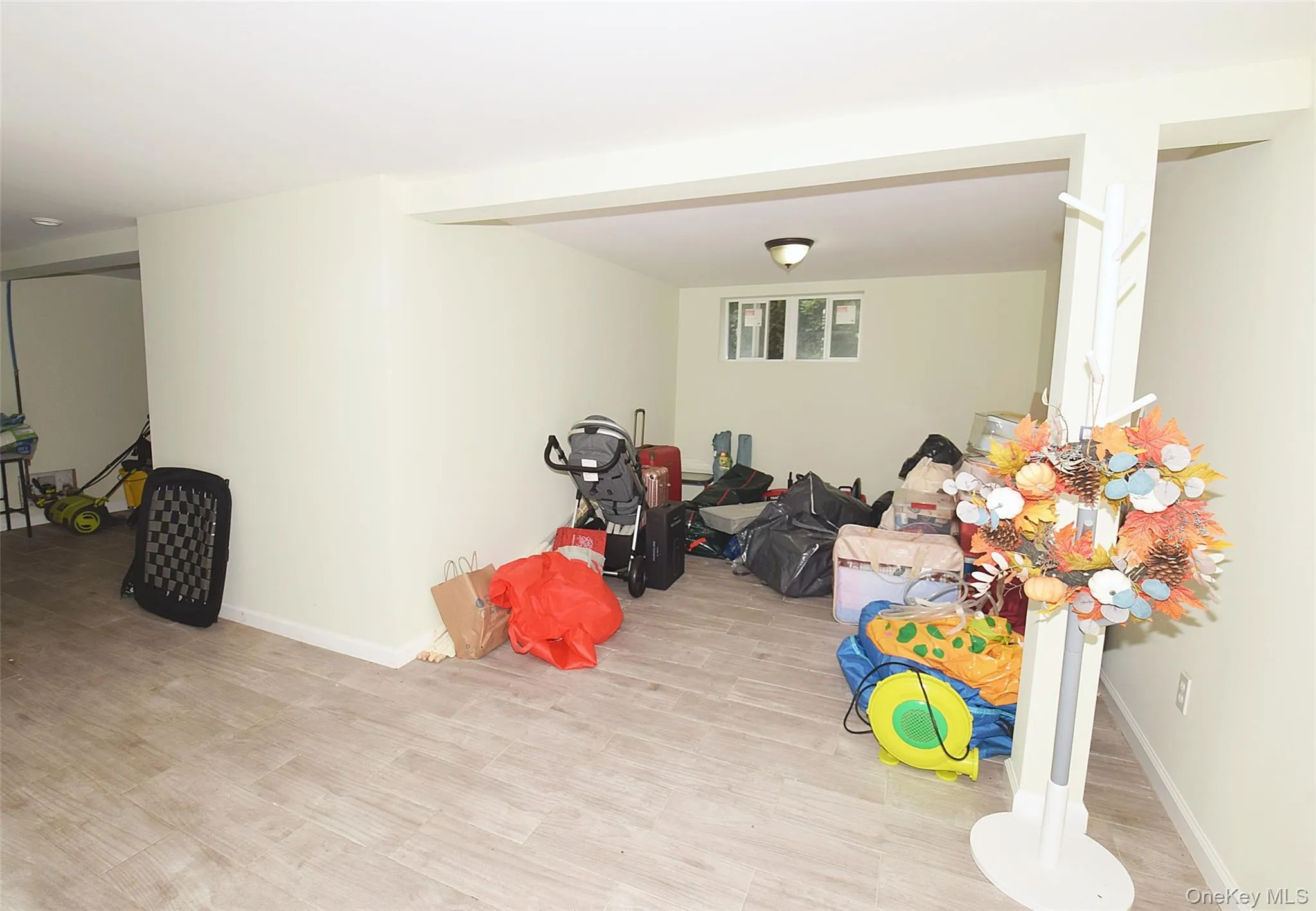 17 Maple Avenue, Brookhaven, NY, 3 Bedrooms Bedrooms, 7 Rooms Rooms,2 BathroomsBathrooms,Residential,For Rent,Maple,0,1050320 17 Maple Avenue, Brookhaven, NY, 3 Bedrooms Bedrooms, 7 Rooms Rooms,2 BathroomsBathrooms,Residential,For Rent,Maple,0,1050320