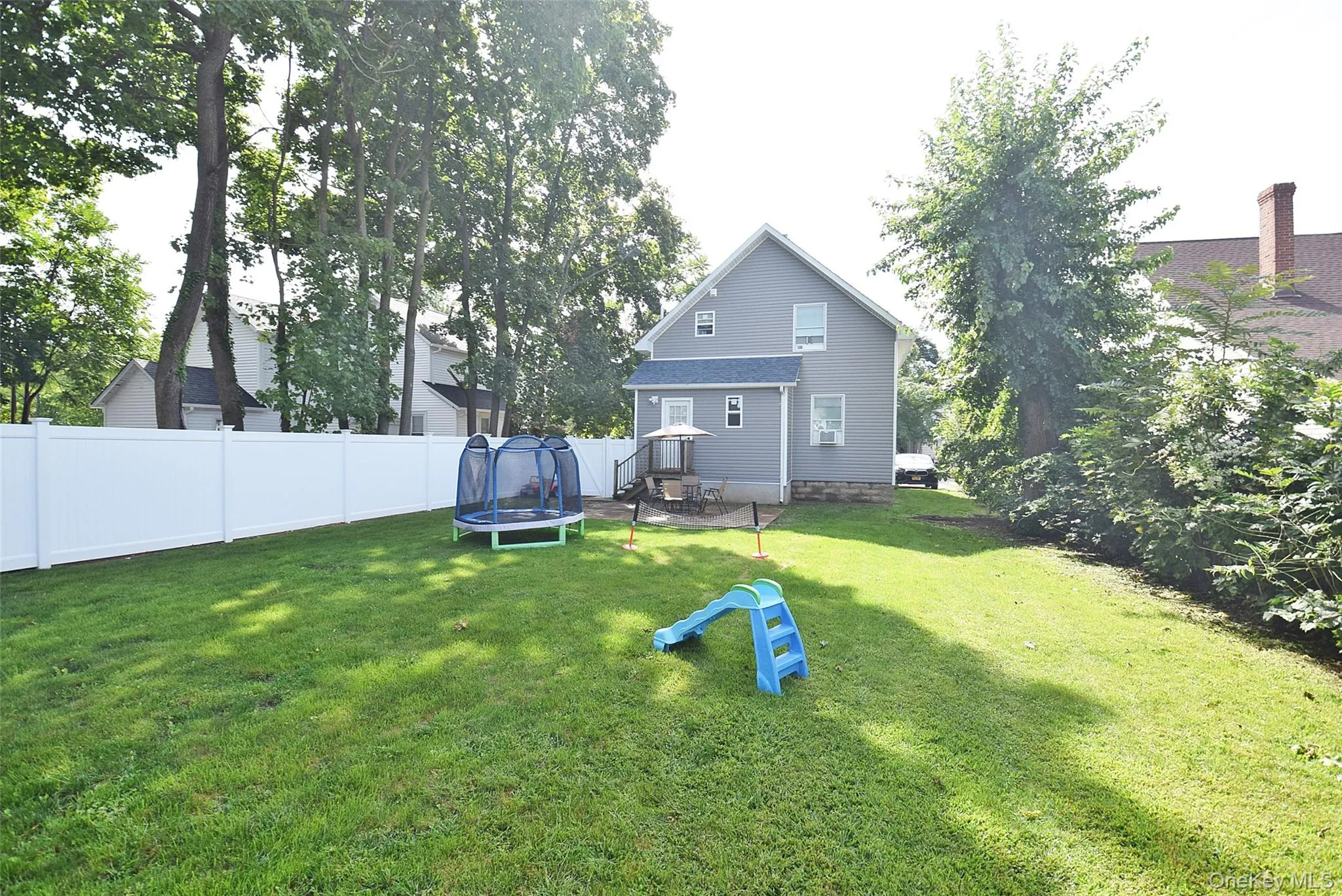 17 Maple Avenue, Brookhaven, NY, 3 Bedrooms Bedrooms, 7 Rooms Rooms,2 BathroomsBathrooms,Residential,For Rent,Maple,0,1050320 17 Maple Avenue, Brookhaven, NY, 3 Bedrooms Bedrooms, 7 Rooms Rooms,2 BathroomsBathrooms,Residential,For Rent,Maple,0,1050320