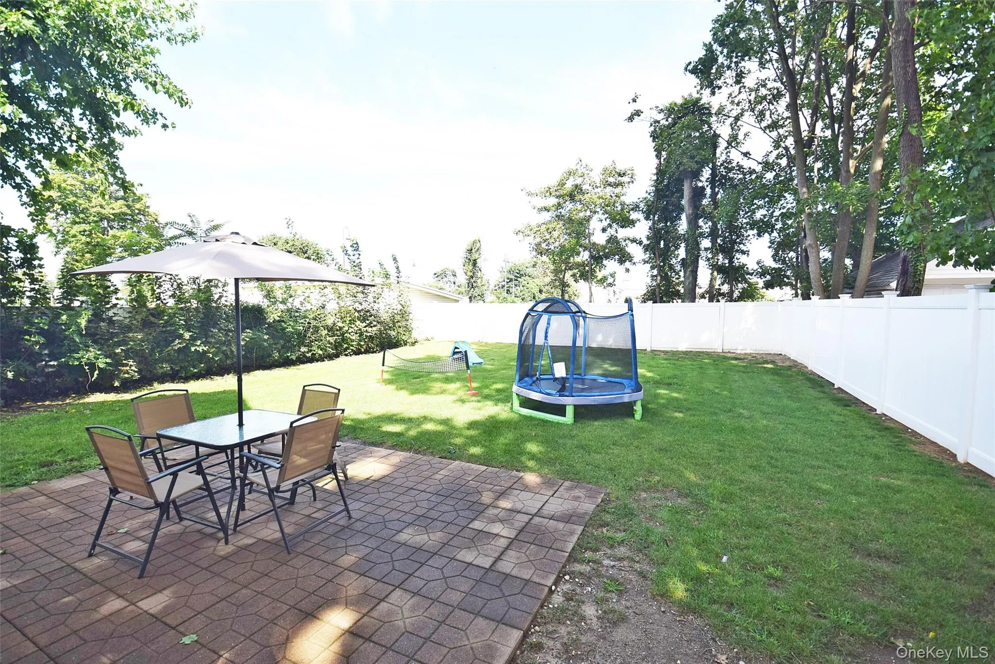 17 Maple Avenue, Brookhaven, NY, 3 Bedrooms Bedrooms, 7 Rooms Rooms,2 BathroomsBathrooms,Residential,For Rent,Maple,0,1050320 17 Maple Avenue, Brookhaven, NY, 3 Bedrooms Bedrooms, 7 Rooms Rooms,2 BathroomsBathrooms,Residential,For Rent,Maple,0,1050320