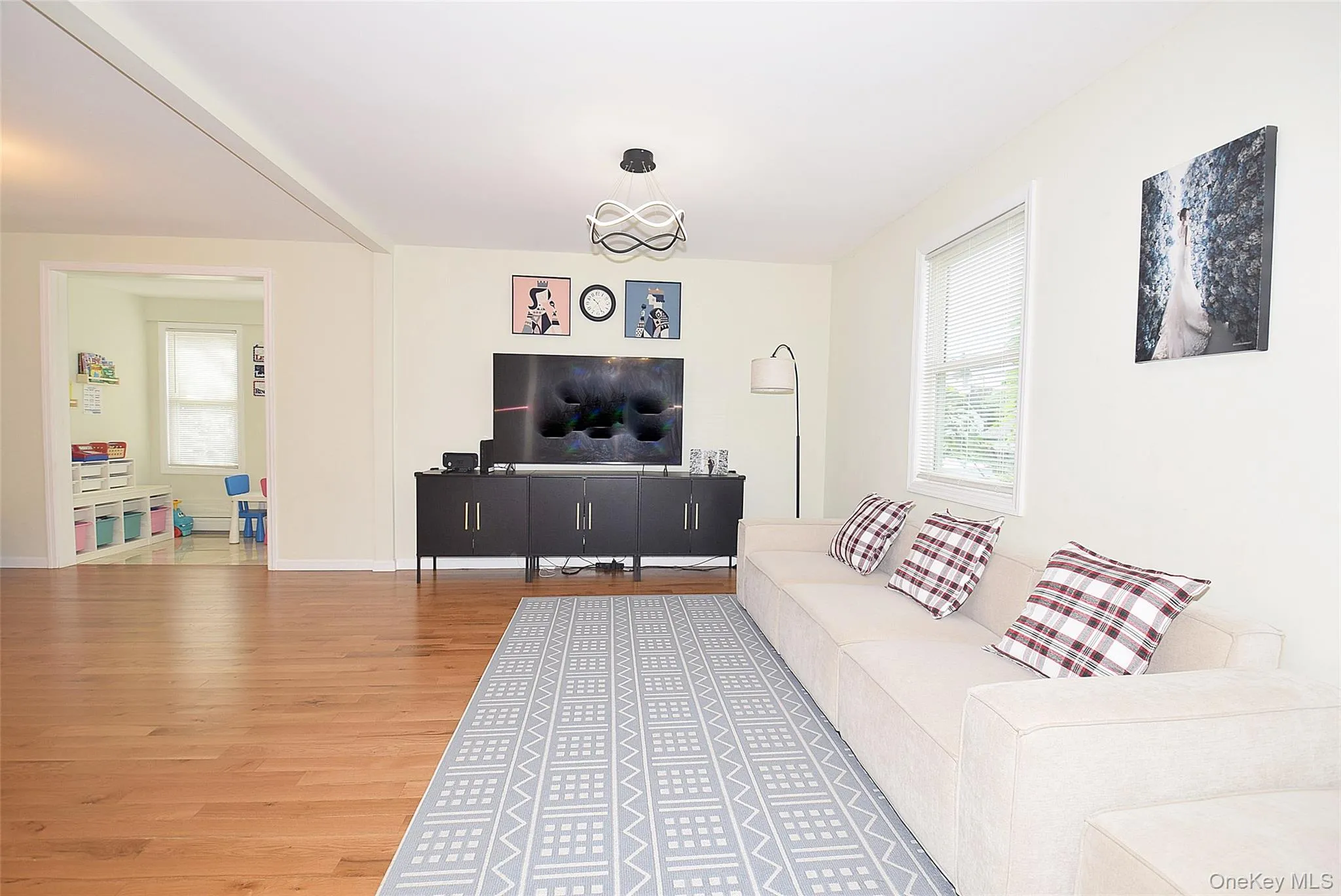 17 Maple Avenue, Brookhaven, NY, 3 Bedrooms Bedrooms, 7 Rooms Rooms,2 BathroomsBathrooms,Residential,For Rent,Maple,0,1050320 17 Maple Avenue, Brookhaven, NY, 3 Bedrooms Bedrooms, 7 Rooms Rooms,2 BathroomsBathrooms,Residential,For Rent,Maple,0,1050320