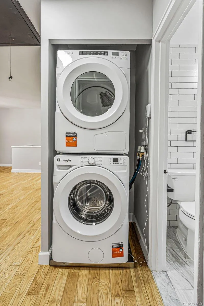 In Unit Washer/Dryer High End - Specialty Item Ventless Heat Pump Dryer In Unit Washer/Dryer High End - Specialty Item Ventless Heat Pump Dryer