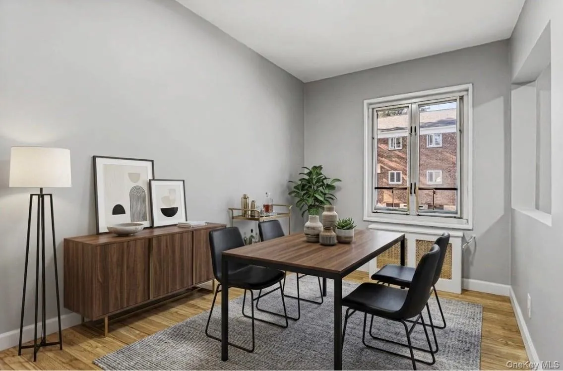 Dining Area Virtually Staged Dining Area Virtually Staged