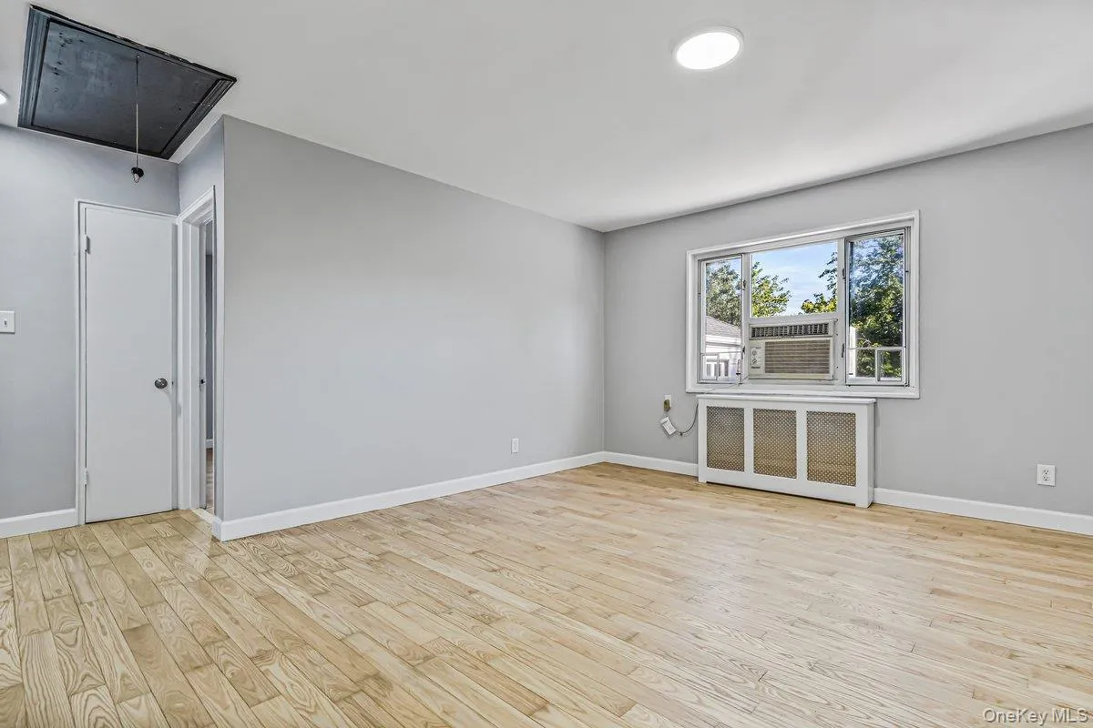 226-29 Manor Rd, New York, NY, 2 Bedrooms Bedrooms, 5 Rooms Rooms,1 BathroomBathrooms,Residential,For Rent,Manor Rd,0,1050321 226-29 Manor Rd, New York, NY, 2 Bedrooms Bedrooms, 5 Rooms Rooms,1 BathroomBathrooms,Residential,For Rent,Manor Rd,0,1050321