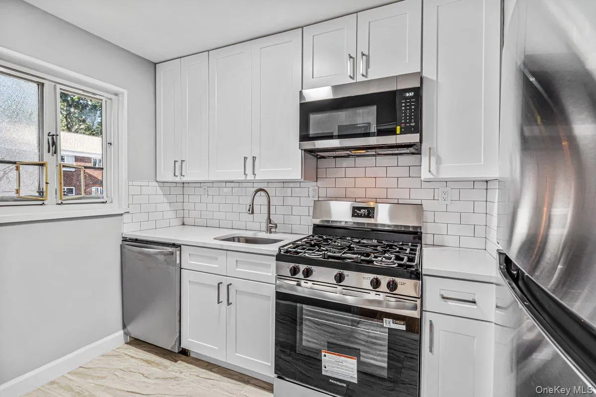 226-29 Manor Rd, New York, NY, 2 Bedrooms Bedrooms, 5 Rooms Rooms,1 BathroomBathrooms,Residential,For Rent,Manor Rd,0,1050321 226-29 Manor Rd, New York, NY, 2 Bedrooms Bedrooms, 5 Rooms Rooms,1 BathroomBathrooms,Residential,For Rent,Manor Rd,0,1050321