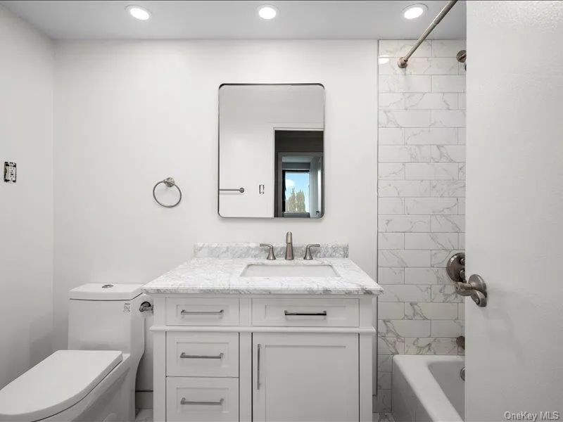15 Stewart Place, White Plains, NY, 2 Bedrooms Bedrooms, 6 Rooms Rooms,2 BathroomsBathrooms,Residential Lease,For Rent,Stewart,0,1050323 15 Stewart Place, White Plains, NY, 2 Bedrooms Bedrooms, 6 Rooms Rooms,2 BathroomsBathrooms,Residential Lease,For Rent,Stewart,0,1050323