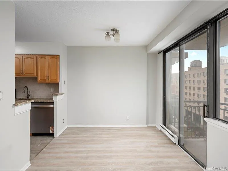 15 Stewart Place, White Plains, NY, 2 Bedrooms Bedrooms, 6 Rooms Rooms,2 BathroomsBathrooms,Residential Lease,For Rent,Stewart,0,1050323 15 Stewart Place, White Plains, NY, 2 Bedrooms Bedrooms, 6 Rooms Rooms,2 BathroomsBathrooms,Residential Lease,For Rent,Stewart,0,1050323
