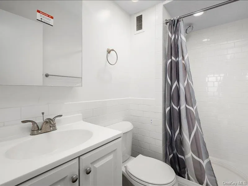 15 Stewart Place, White Plains, NY, 2 Bedrooms Bedrooms, 6 Rooms Rooms,2 BathroomsBathrooms,Residential Lease,For Rent,Stewart,0,1050323 15 Stewart Place, White Plains, NY, 2 Bedrooms Bedrooms, 6 Rooms Rooms,2 BathroomsBathrooms,Residential Lease,For Rent,Stewart,0,1050323