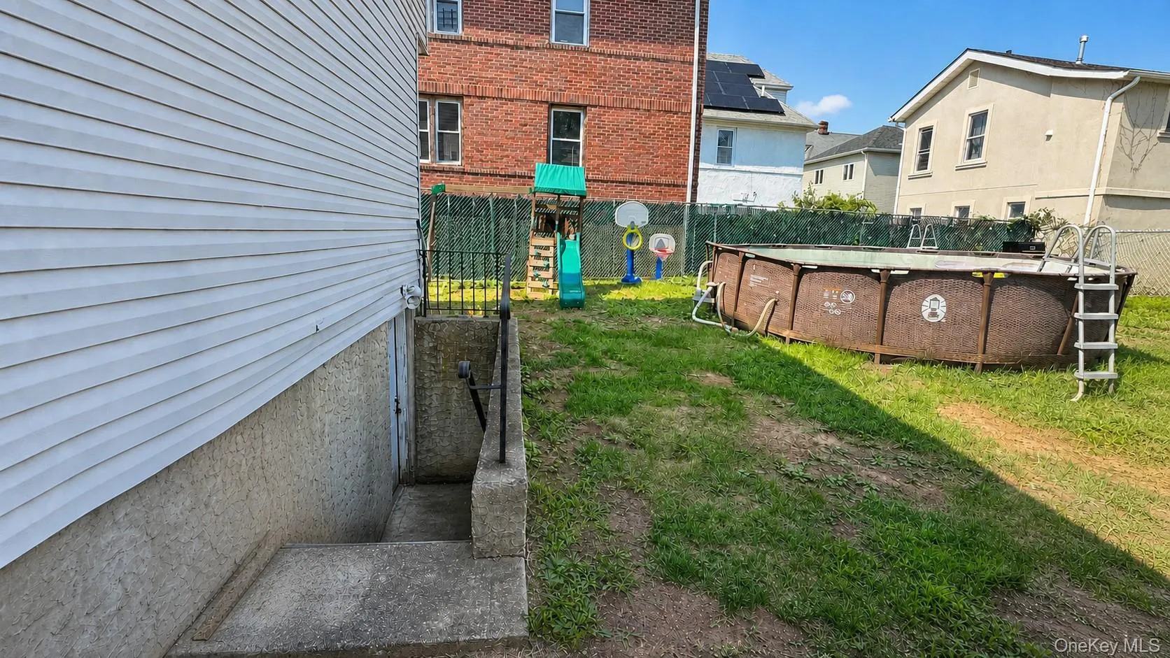 Side Yard Side Yard