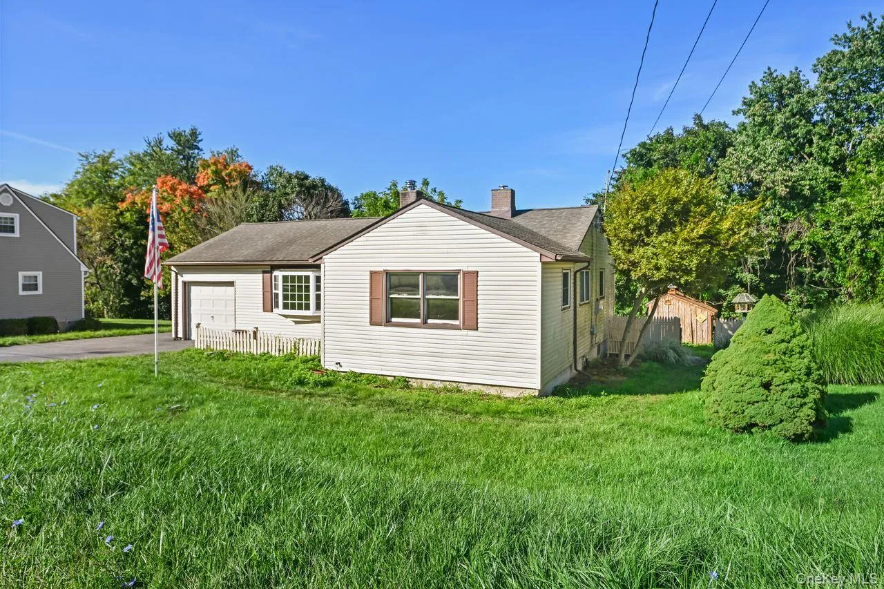 21 Allan Road, Southeast, NY, 3 Bedrooms Bedrooms, 7 Rooms Rooms,2 BathroomsBathrooms,Residential,For Rent,Allan,0,1050325 21 Allan Road, Southeast, NY, 3 Bedrooms Bedrooms, 7 Rooms Rooms,2 BathroomsBathrooms,Residential,For Rent,Allan,0,1050325