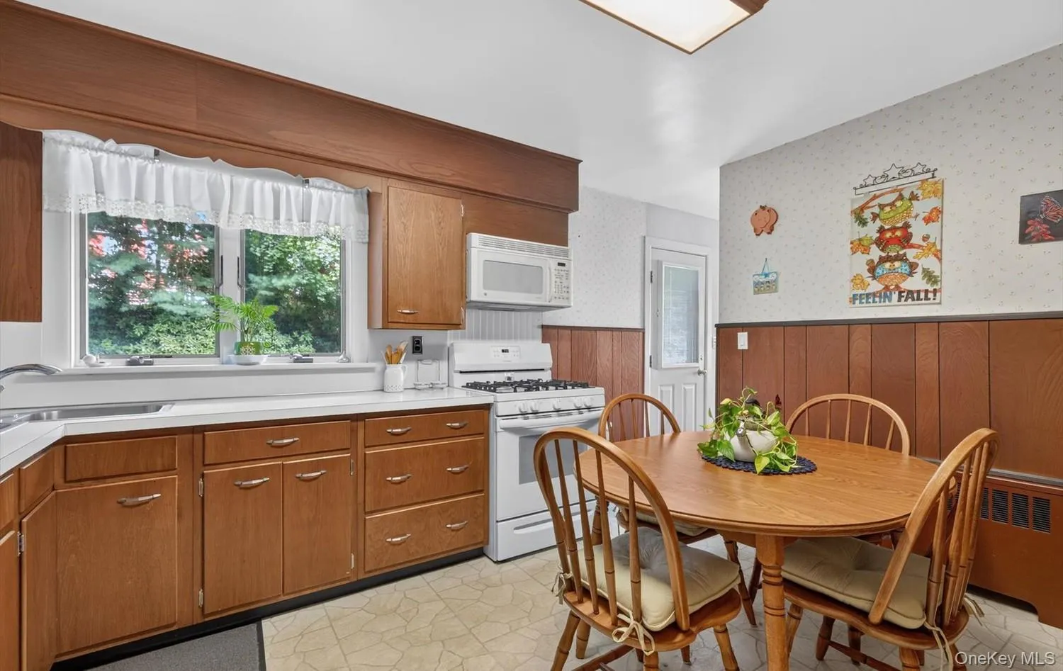 31 Francis Terrace, Glen Cove, NY, 3 Bedrooms Bedrooms, 6 Rooms Rooms,1 BathroomBathrooms,Residential,For Rent,Francis,0,1050332 31 Francis Terrace, Glen Cove, NY, 3 Bedrooms Bedrooms, 6 Rooms Rooms,1 BathroomBathrooms,Residential,For Rent,Francis,0,1050332