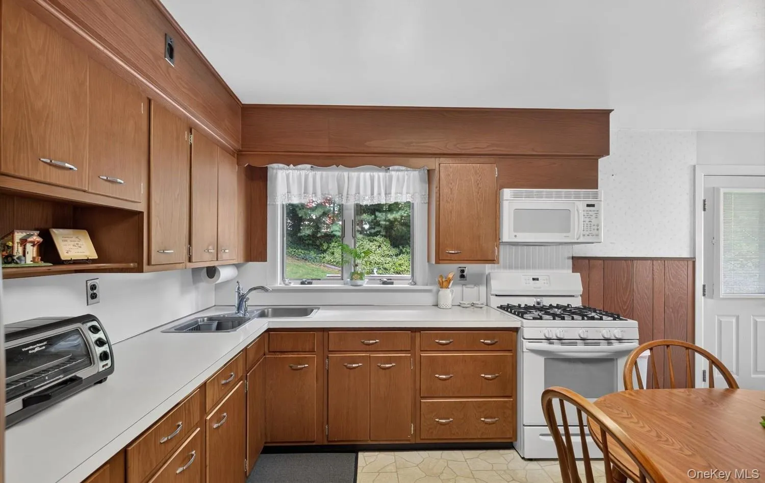 31 Francis Terrace, Glen Cove, NY, 3 Bedrooms Bedrooms, 6 Rooms Rooms,1 BathroomBathrooms,Residential,For Rent,Francis,0,1050332 31 Francis Terrace, Glen Cove, NY, 3 Bedrooms Bedrooms, 6 Rooms Rooms,1 BathroomBathrooms,Residential,For Rent,Francis,0,1050332