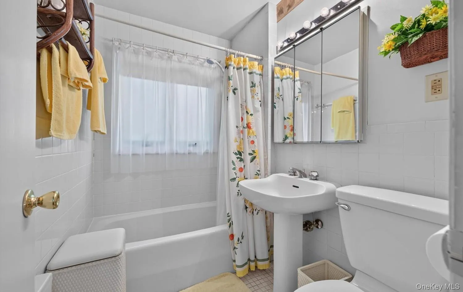31 Francis Terrace, Glen Cove, NY, 3 Bedrooms Bedrooms, 6 Rooms Rooms,1 BathroomBathrooms,Residential,For Rent,Francis,0,1050332 31 Francis Terrace, Glen Cove, NY, 3 Bedrooms Bedrooms, 6 Rooms Rooms,1 BathroomBathrooms,Residential,For Rent,Francis,0,1050332