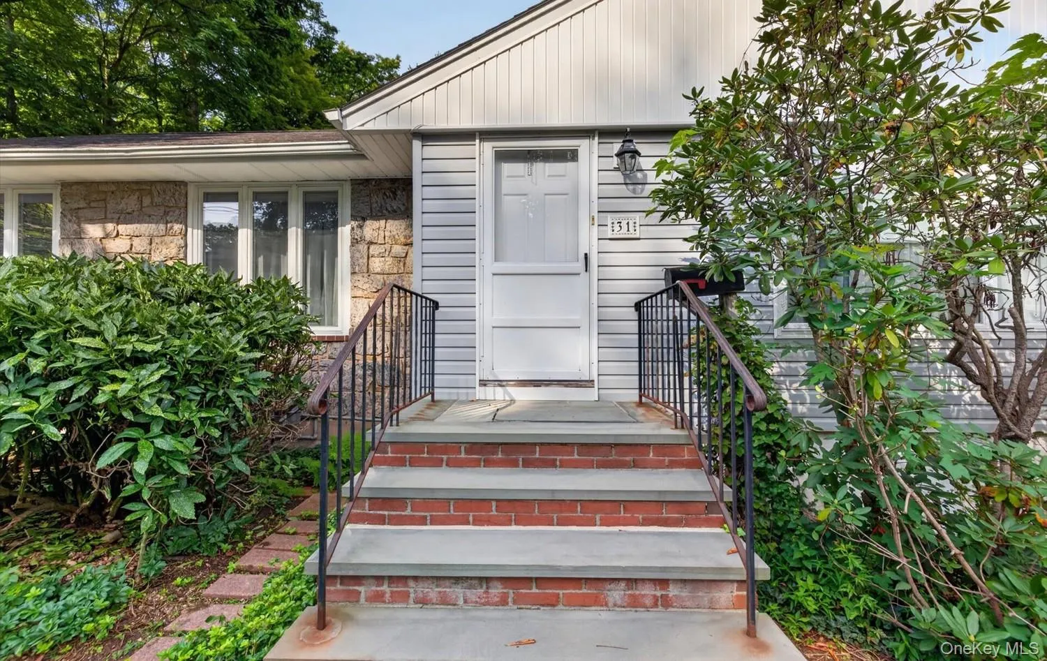 31 Francis Terrace, Glen Cove, NY, 3 Bedrooms Bedrooms, 6 Rooms Rooms,1 BathroomBathrooms,Residential,For Rent,Francis,0,1050332 31 Francis Terrace, Glen Cove, NY, 3 Bedrooms Bedrooms, 6 Rooms Rooms,1 BathroomBathrooms,Residential,For Rent,Francis,0,1050332