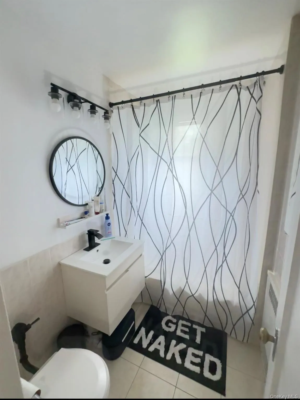 17040 Highland Avenue, New York, NY, 3 Rooms Rooms,1 BathroomBathrooms,Residential,For Rent,Highland,0,1050334 17040 Highland Avenue, New York, NY, 3 Rooms Rooms,1 BathroomBathrooms,Residential,For Rent,Highland,0,1050334