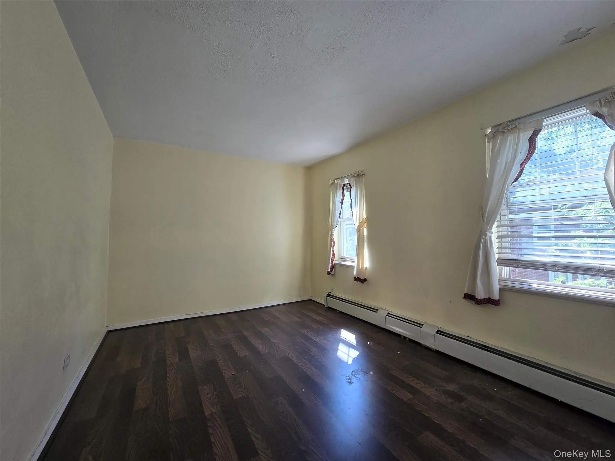 147-28 Charter Road, New York, NY, 2 Bedrooms Bedrooms, 5 Rooms Rooms,1 BathroomBathrooms,Residential,For Rent,Charter,0,1050338 147-28 Charter Road, New York, NY, 2 Bedrooms Bedrooms, 5 Rooms Rooms,1 BathroomBathrooms,Residential,For Rent,Charter,0,1050338