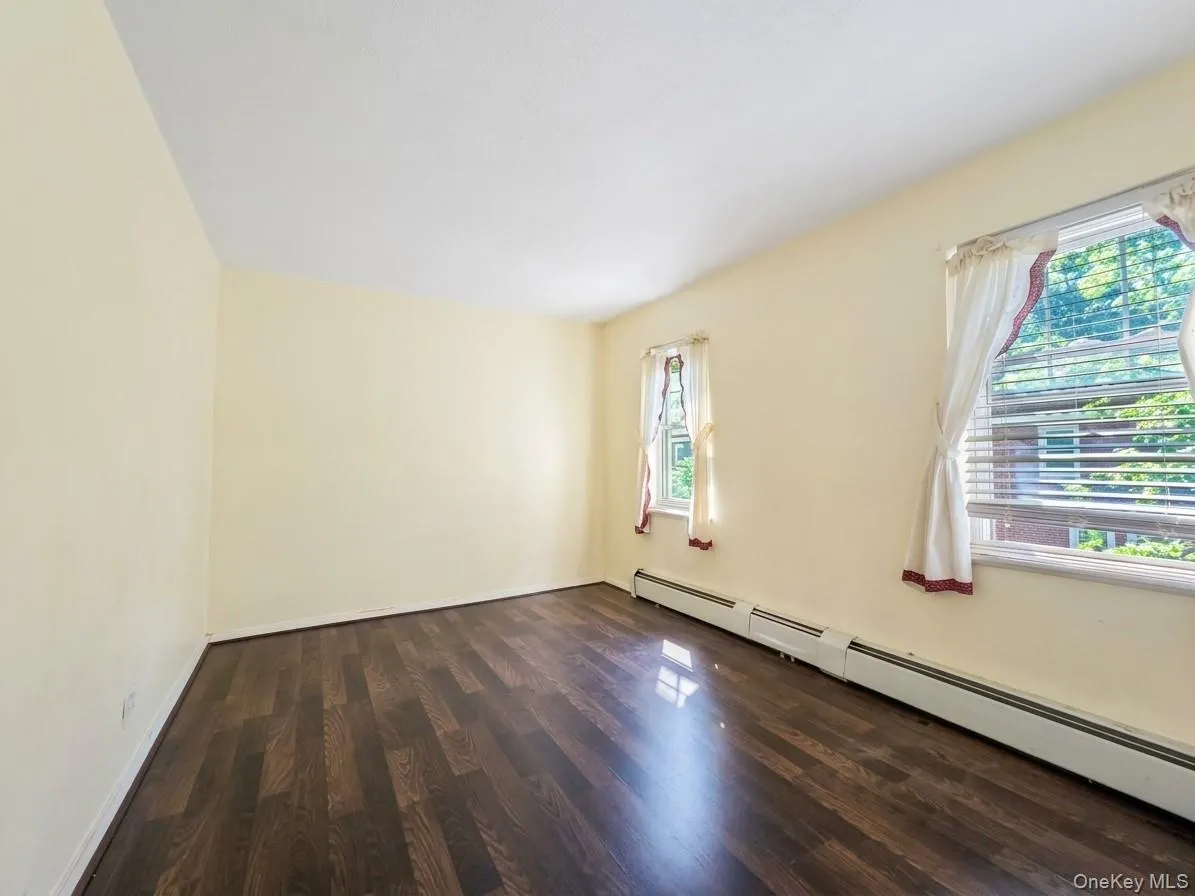 147-28 Charter Road, New York, NY, 2 Bedrooms Bedrooms, 5 Rooms Rooms,1 BathroomBathrooms,Residential,For Rent,Charter,0,1050338 147-28 Charter Road, New York, NY, 2 Bedrooms Bedrooms, 5 Rooms Rooms,1 BathroomBathrooms,Residential,For Rent,Charter,0,1050338