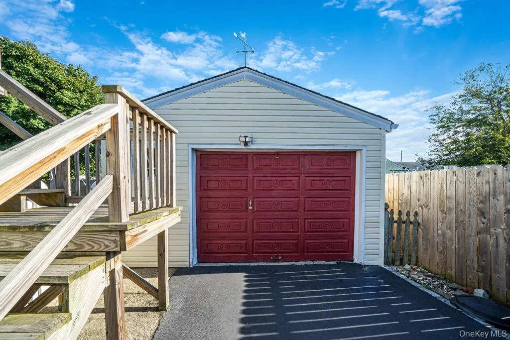 41 Saltaire Road, Babylon, NY, 4 Bedrooms Bedrooms, 7 Rooms Rooms,2 BathroomsBathrooms,Residential,For Rent,Saltaire,0,1050339 41 Saltaire Road, Babylon, NY, 4 Bedrooms Bedrooms, 7 Rooms Rooms,2 BathroomsBathrooms,Residential,For Rent,Saltaire,0,1050339