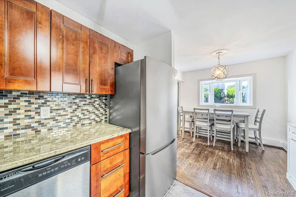 41 Saltaire Road, Babylon, NY, 4 Bedrooms Bedrooms, 7 Rooms Rooms,2 BathroomsBathrooms,Residential,For Rent,Saltaire,0,1050339 41 Saltaire Road, Babylon, NY, 4 Bedrooms Bedrooms, 7 Rooms Rooms,2 BathroomsBathrooms,Residential,For Rent,Saltaire,0,1050339