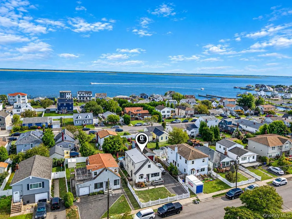 41 Saltaire Road, Babylon, NY, 4 Bedrooms Bedrooms, 7 Rooms Rooms,2 BathroomsBathrooms,Residential,For Rent,Saltaire,0,1050339 41 Saltaire Road, Babylon, NY, 4 Bedrooms Bedrooms, 7 Rooms Rooms,2 BathroomsBathrooms,Residential,For Rent,Saltaire,0,1050339
