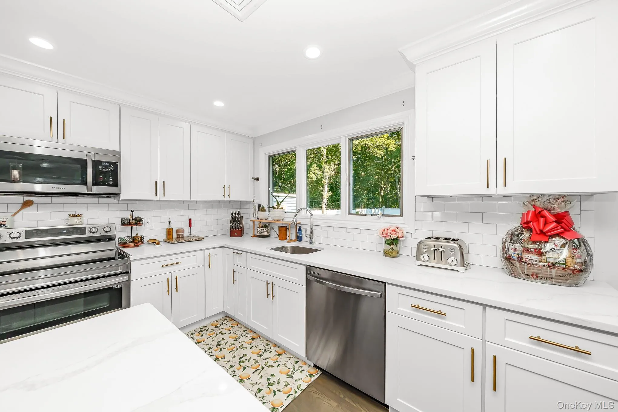 20 Danbury Avenue, Brookhaven, NY, 3 Bedrooms Bedrooms, 8 Rooms Rooms,2 BathroomsBathrooms,Residential,For Rent,Danbury,0,1050340 20 Danbury Avenue, Brookhaven, NY, 3 Bedrooms Bedrooms, 8 Rooms Rooms,2 BathroomsBathrooms,Residential,For Rent,Danbury,0,1050340