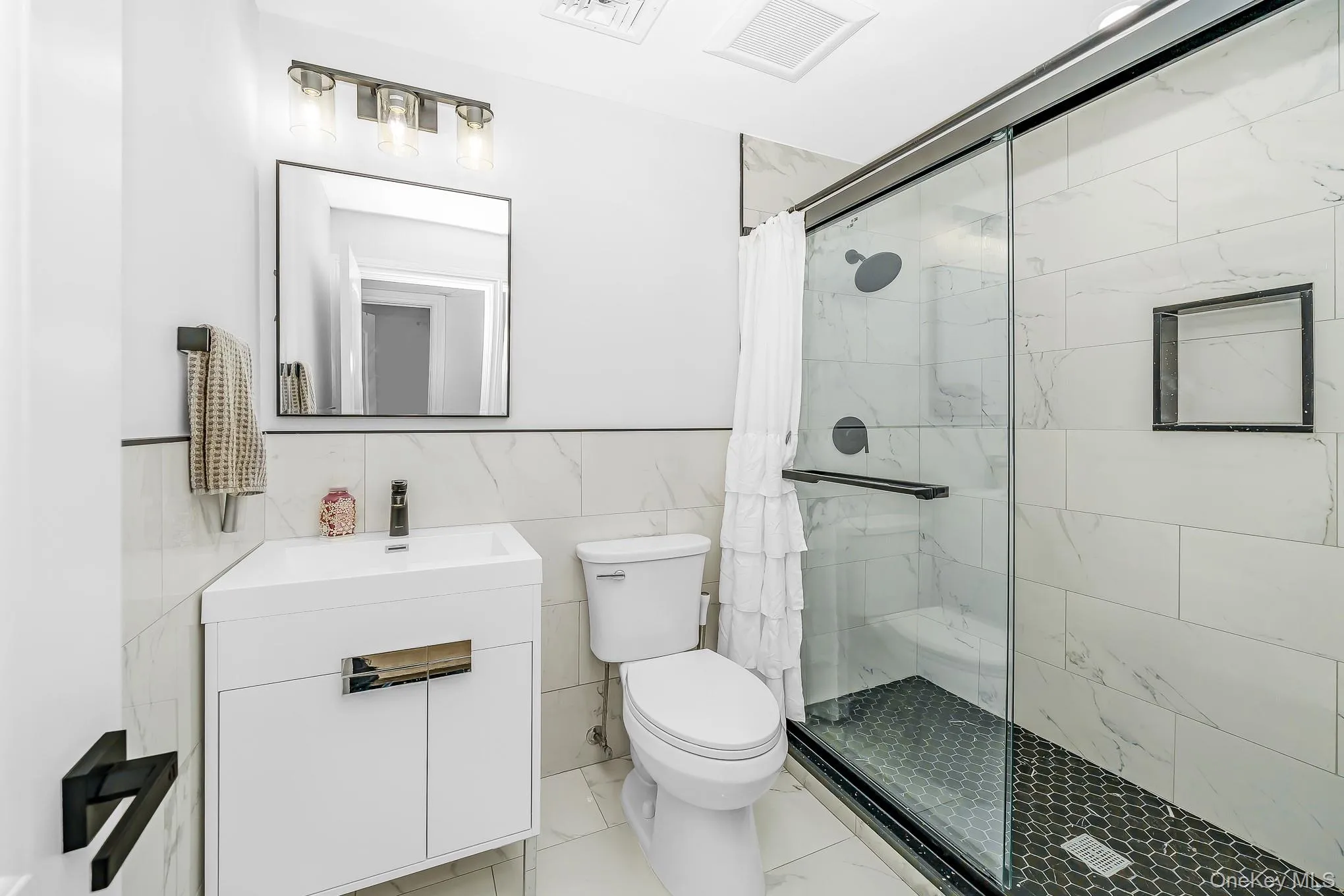 20 Danbury Avenue, Brookhaven, NY, 3 Bedrooms Bedrooms, 8 Rooms Rooms,2 BathroomsBathrooms,Residential,For Rent,Danbury,0,1050340 20 Danbury Avenue, Brookhaven, NY, 3 Bedrooms Bedrooms, 8 Rooms Rooms,2 BathroomsBathrooms,Residential,For Rent,Danbury,0,1050340