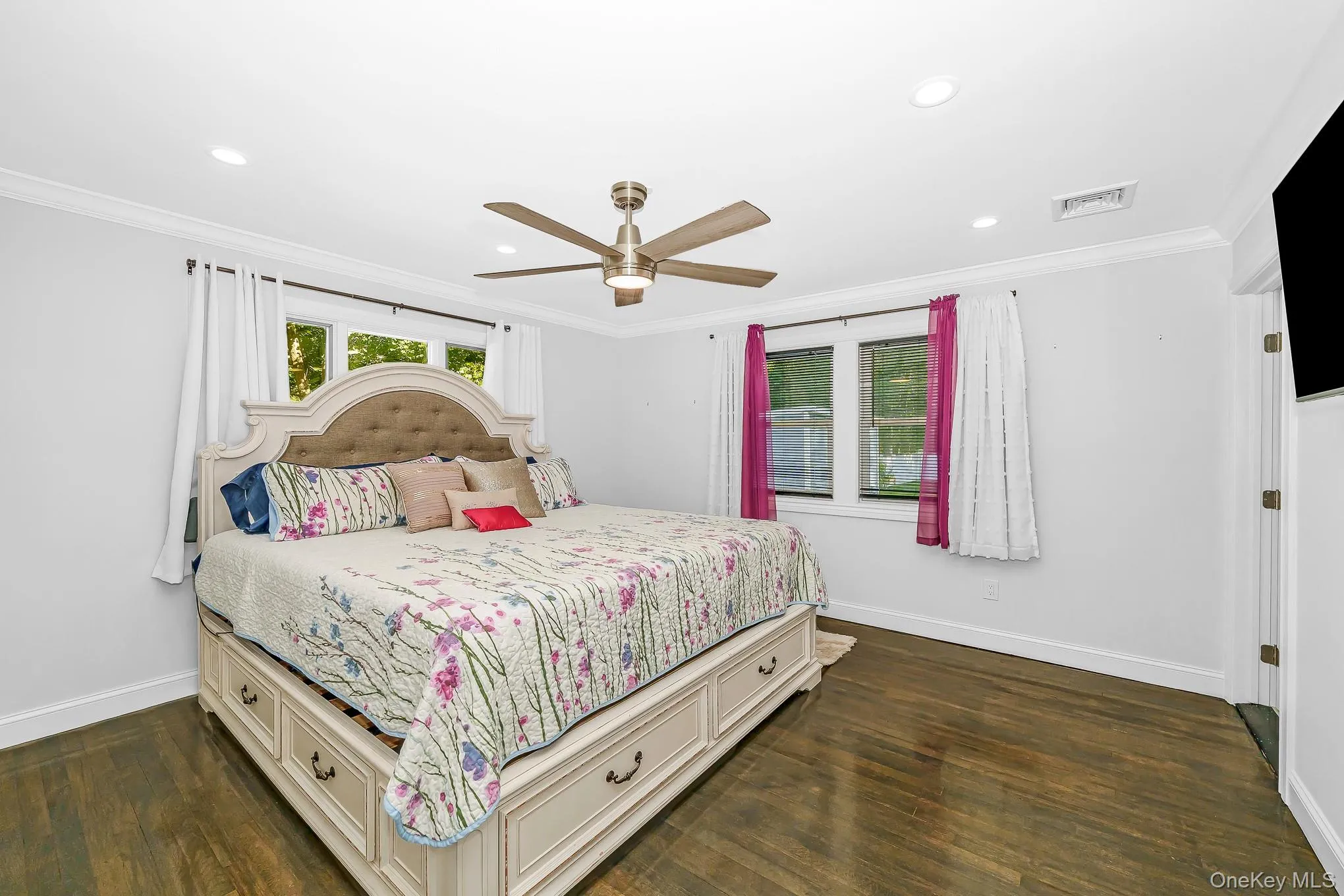 20 Danbury Avenue, Brookhaven, NY, 3 Bedrooms Bedrooms, 8 Rooms Rooms,2 BathroomsBathrooms,Residential,For Rent,Danbury,0,1050340 20 Danbury Avenue, Brookhaven, NY, 3 Bedrooms Bedrooms, 8 Rooms Rooms,2 BathroomsBathrooms,Residential,For Rent,Danbury,0,1050340