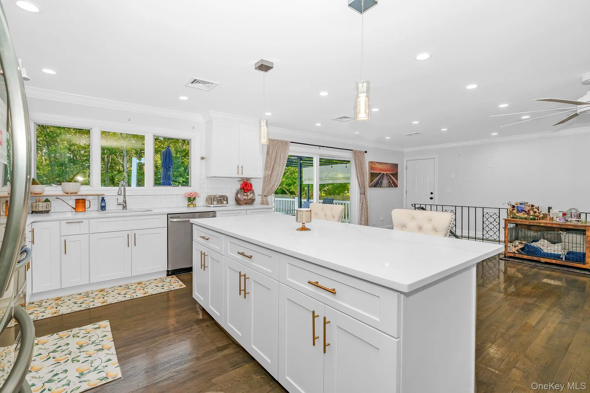 20 Danbury Avenue, Brookhaven, NY, 3 Bedrooms Bedrooms, 8 Rooms Rooms,2 BathroomsBathrooms,Residential,For Rent,Danbury,0,1050340 20 Danbury Avenue, Brookhaven, NY, 3 Bedrooms Bedrooms, 8 Rooms Rooms,2 BathroomsBathrooms,Residential,For Rent,Danbury,0,1050340