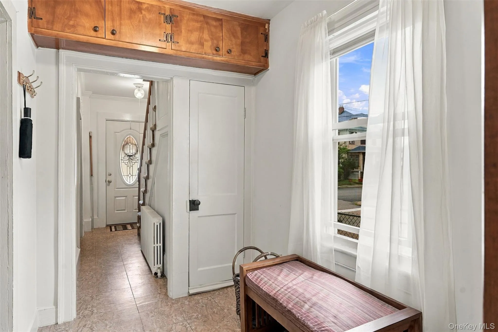 Large hall to Kitchen Large hall to Kitchen