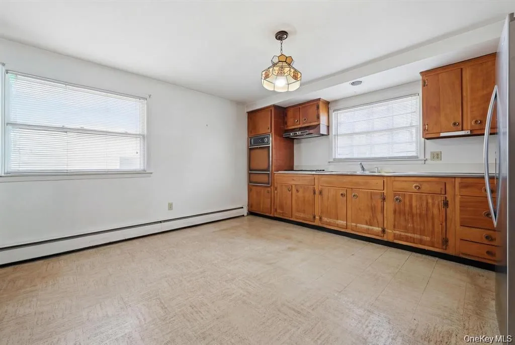 43 Village Lane, Islip, NY, 4 Bedrooms Bedrooms, 7 Rooms Rooms,2 BathroomsBathrooms,Residential,For Rent,Village,0,1050345 43 Village Lane, Islip, NY, 4 Bedrooms Bedrooms, 7 Rooms Rooms,2 BathroomsBathrooms,Residential,For Rent,Village,0,1050345