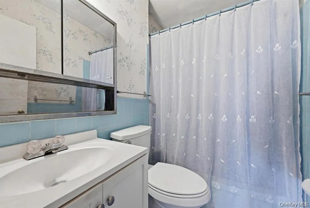 43 Village Lane, Islip, NY, 4 Bedrooms Bedrooms, 7 Rooms Rooms,2 BathroomsBathrooms,Residential,For Rent,Village,0,1050345 43 Village Lane, Islip, NY, 4 Bedrooms Bedrooms, 7 Rooms Rooms,2 BathroomsBathrooms,Residential,For Rent,Village,0,1050345
