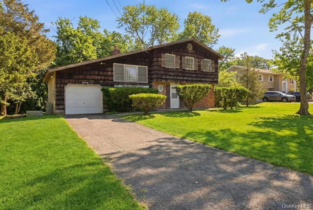 43 Village Lane, Islip, NY, 4 Bedrooms Bedrooms, 7 Rooms Rooms,2 BathroomsBathrooms,Residential,For Rent,Village,0,1050345 43 Village Lane, Islip, NY, 4 Bedrooms Bedrooms, 7 Rooms Rooms,2 BathroomsBathrooms,Residential,For Rent,Village,0,1050345