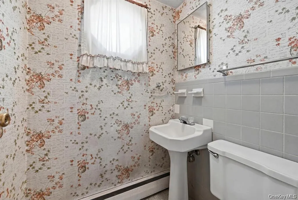 43 Village Lane, Islip, NY, 4 Bedrooms Bedrooms, 7 Rooms Rooms,2 BathroomsBathrooms,Residential,For Rent,Village,0,1050345 43 Village Lane, Islip, NY, 4 Bedrooms Bedrooms, 7 Rooms Rooms,2 BathroomsBathrooms,Residential,For Rent,Village,0,1050345