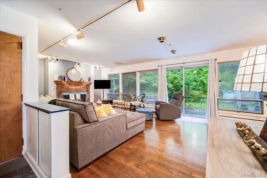 29 Brothers Road, Wappinger, NY, 2 Bedrooms Bedrooms, 8 Rooms Rooms,2 BathroomsBathrooms,Residential,For Rent,Brothers,0,1050353 29 Brothers Road, Wappinger, NY, 2 Bedrooms Bedrooms, 8 Rooms Rooms,2 BathroomsBathrooms,Residential,For Rent,Brothers,0,1050353