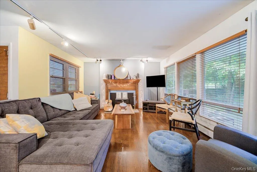 29 Brothers Road, Wappinger, NY, 2 Bedrooms Bedrooms, 8 Rooms Rooms,2 BathroomsBathrooms,Residential,For Rent,Brothers,0,1050353 29 Brothers Road, Wappinger, NY, 2 Bedrooms Bedrooms, 8 Rooms Rooms,2 BathroomsBathrooms,Residential,For Rent,Brothers,0,1050353