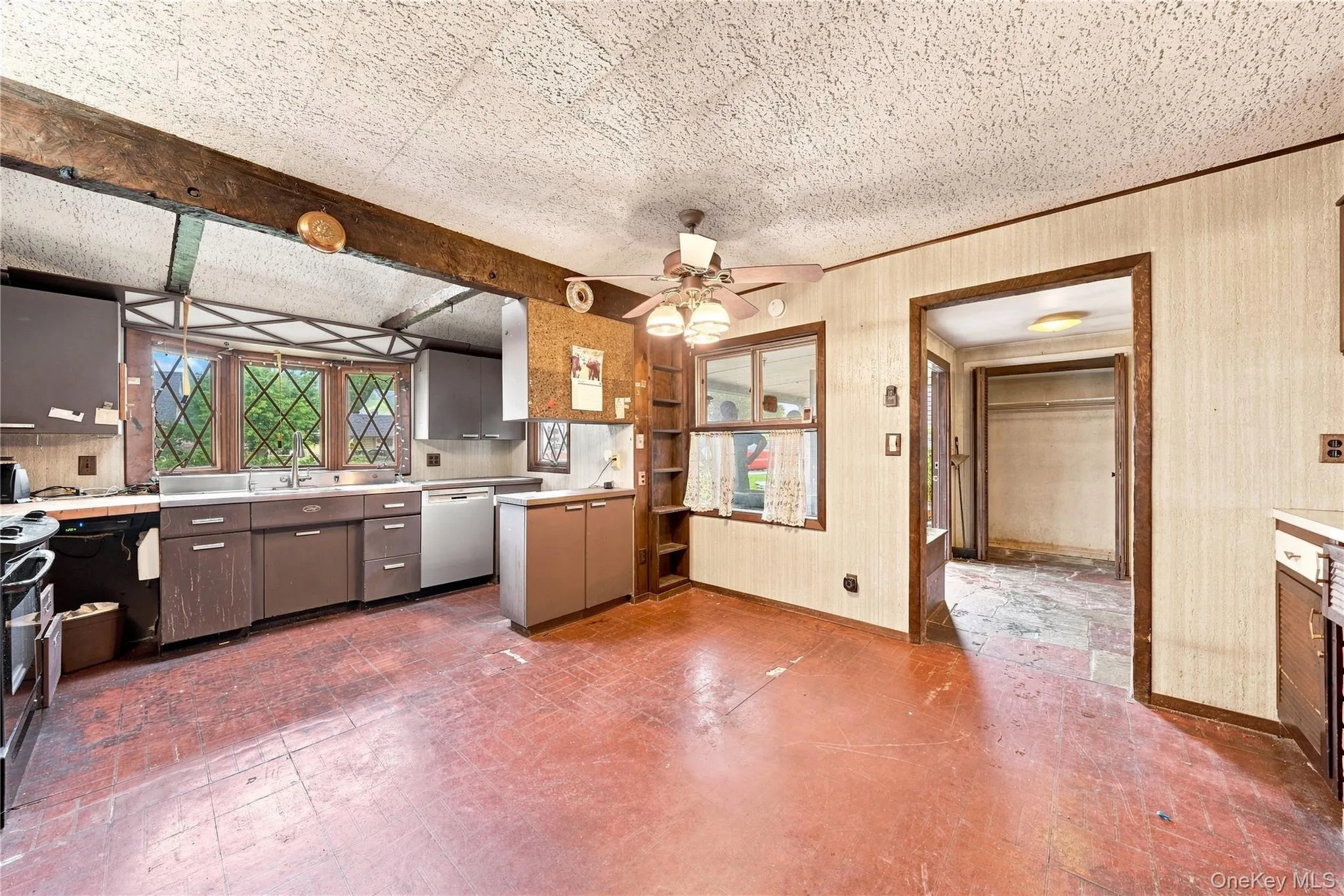 75 Weaving Lane, Hempstead, NY, 4 Bedrooms Bedrooms, 9 Rooms Rooms,2 BathroomsBathrooms,Residential,For Rent,Weaving,0,1050355 75 Weaving Lane, Hempstead, NY, 4 Bedrooms Bedrooms, 9 Rooms Rooms,2 BathroomsBathrooms,Residential,For Rent,Weaving,0,1050355