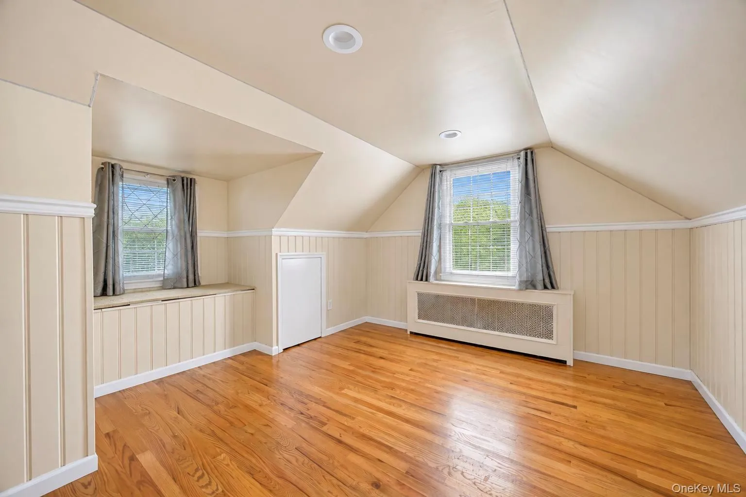 27 Colony Street, Oyster Bay, NY, 4 Bedrooms Bedrooms, 8 Rooms Rooms,2 BathroomsBathrooms,Residential,For Rent,Colony,0,1050357 27 Colony Street, Oyster Bay, NY, 4 Bedrooms Bedrooms, 8 Rooms Rooms,2 BathroomsBathrooms,Residential,For Rent,Colony,0,1050357