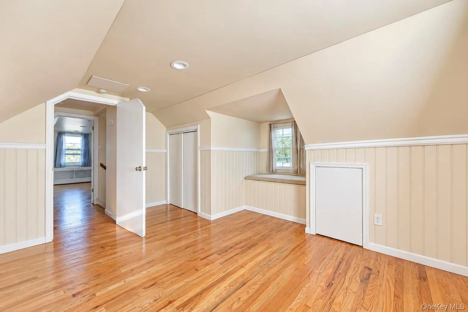 27 Colony Street, Oyster Bay, NY, 4 Bedrooms Bedrooms, 8 Rooms Rooms,2 BathroomsBathrooms,Residential,For Rent,Colony,0,1050357 27 Colony Street, Oyster Bay, NY, 4 Bedrooms Bedrooms, 8 Rooms Rooms,2 BathroomsBathrooms,Residential,For Rent,Colony,0,1050357