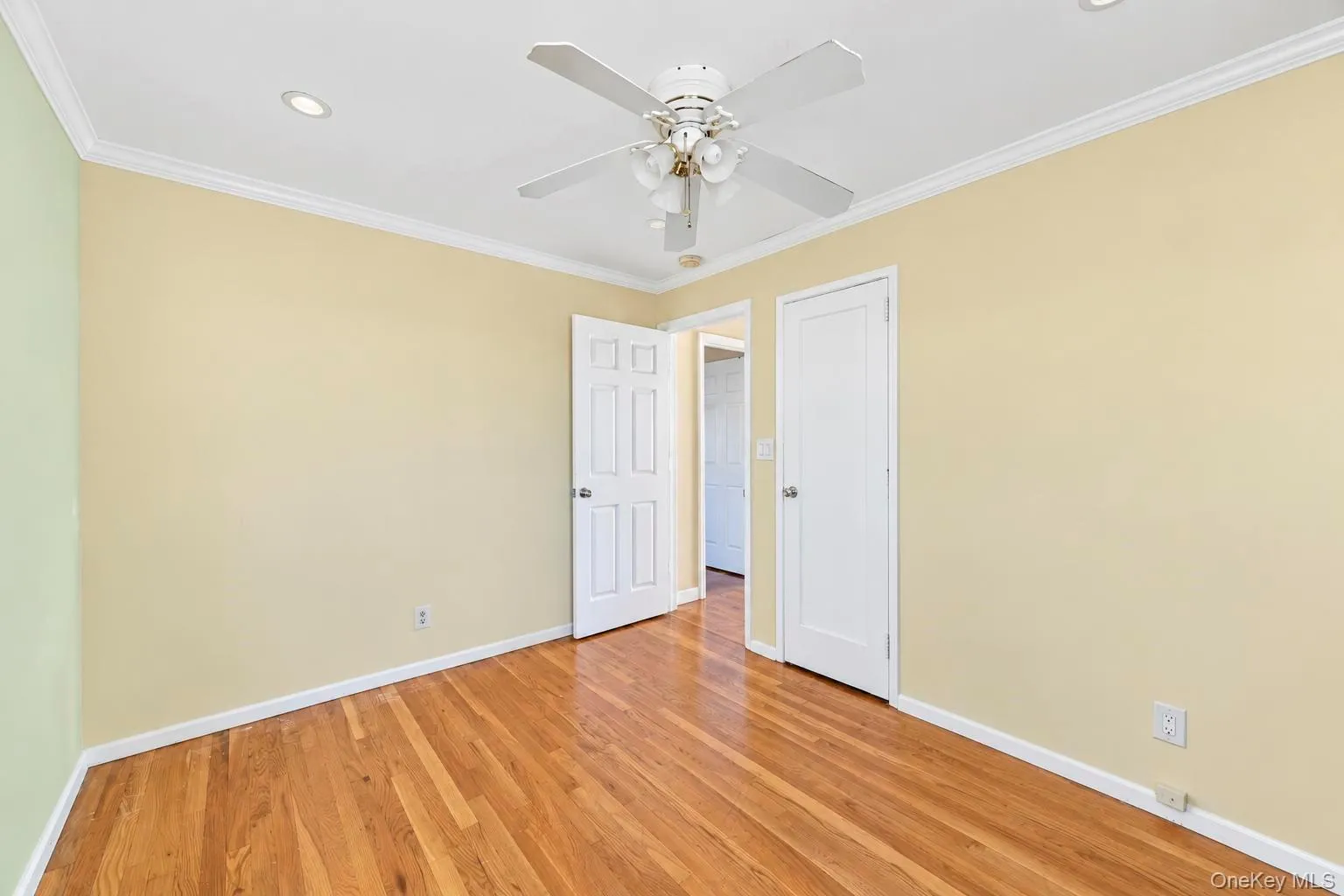 27 Colony Street, Oyster Bay, NY, 4 Bedrooms Bedrooms, 8 Rooms Rooms,2 BathroomsBathrooms,Residential,For Rent,Colony,0,1050357 27 Colony Street, Oyster Bay, NY, 4 Bedrooms Bedrooms, 8 Rooms Rooms,2 BathroomsBathrooms,Residential,For Rent,Colony,0,1050357