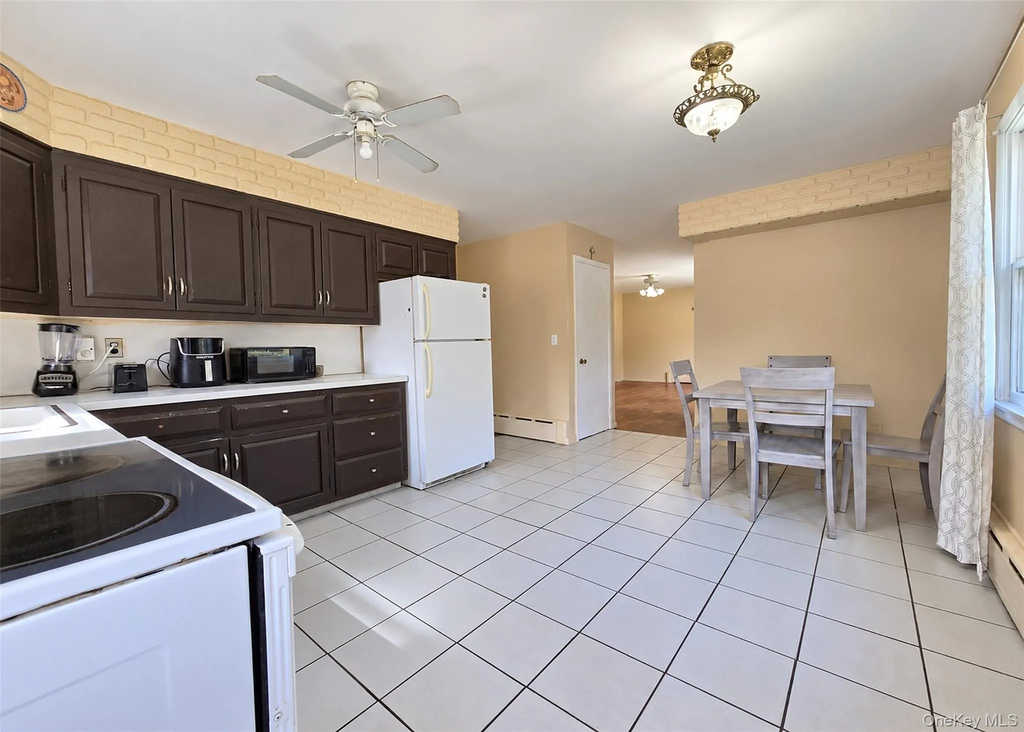 80 Carroll Avenue, Brookhaven, NY, 3 Bedrooms Bedrooms, 5 Rooms Rooms,2 BathroomsBathrooms,Residential,For Rent,Carroll,0,1050359 80 Carroll Avenue, Brookhaven, NY, 3 Bedrooms Bedrooms, 5 Rooms Rooms,2 BathroomsBathrooms,Residential,For Rent,Carroll,0,1050359