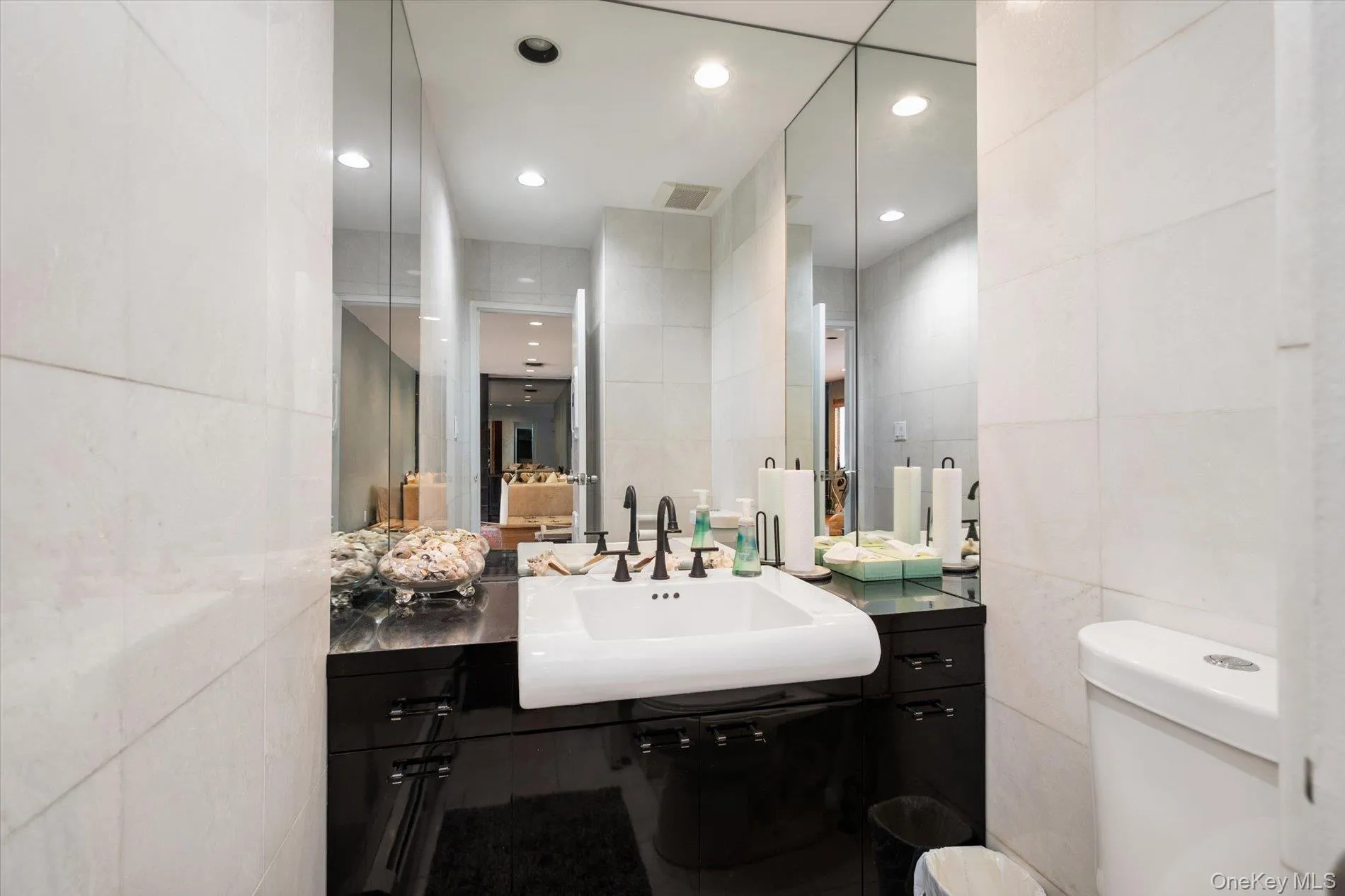 3060 Shore Drive, Hempstead, NY, 5 Bedrooms Bedrooms, 13 Rooms Rooms,2 BathroomsBathrooms,Residential,For Rent,Shore,0,1050366 3060 Shore Drive, Hempstead, NY, 5 Bedrooms Bedrooms, 13 Rooms Rooms,2 BathroomsBathrooms,Residential,For Rent,Shore,0,1050366